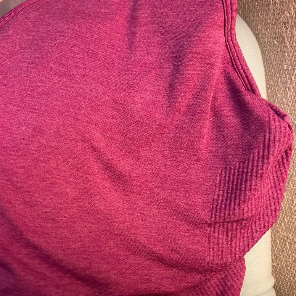 * Lululemon Heathered Seamless Tank Attached Bra SZ 8 * - Picture 8 of 16